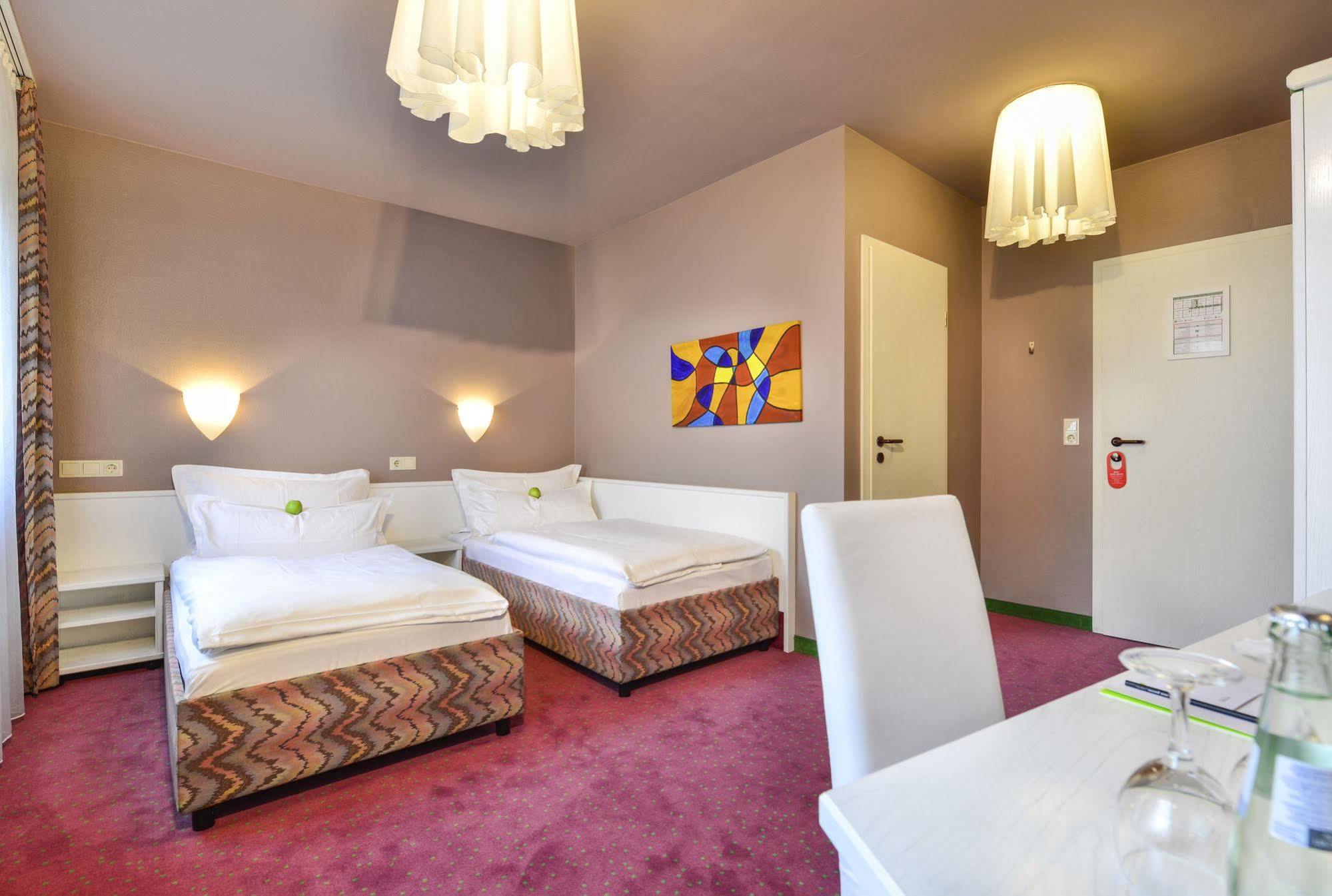 קלן Airport Hotel By The New Yorker מראה חיצוני תמונה