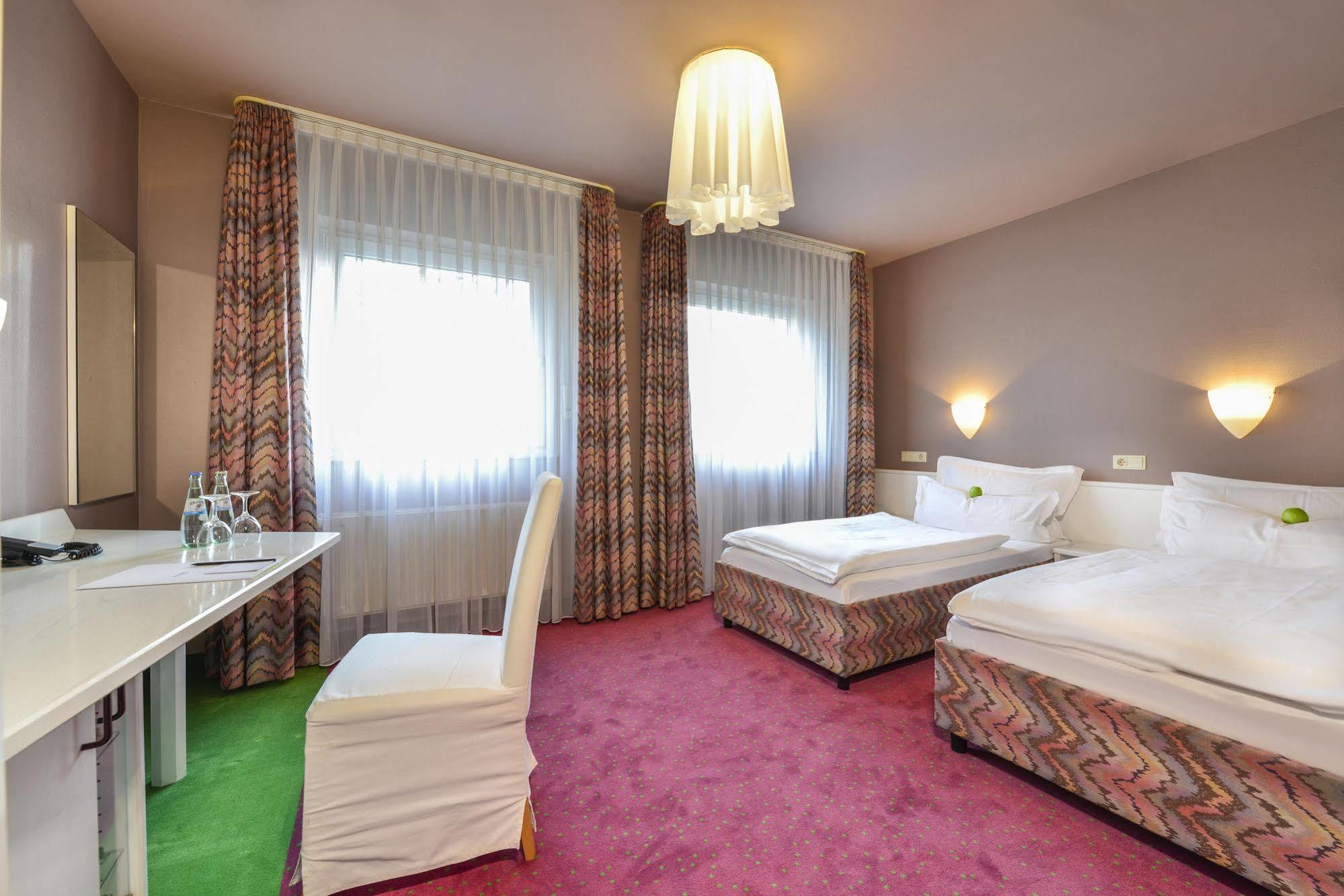 קלן Airport Hotel By The New Yorker מראה חיצוני תמונה